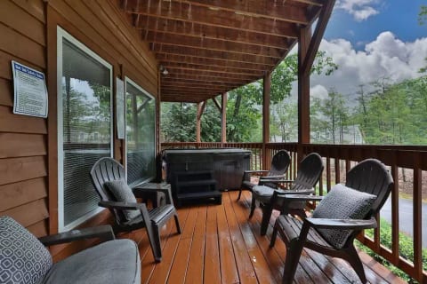 Hot tub on Lower deck