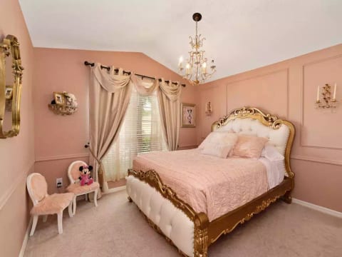 Queen Bed suitable for your princesses!