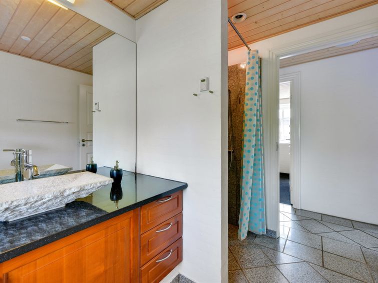 Bathroom - Barrit - 2.5km from the sea in Western Jutland - Ulfborg