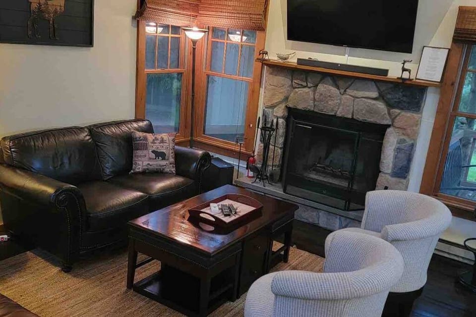 Living area by the fire place 