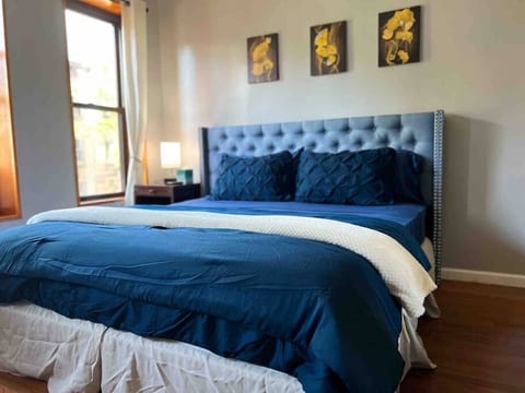 THE LINCOLN SUITES BROOKLYN | KING BED | - 594