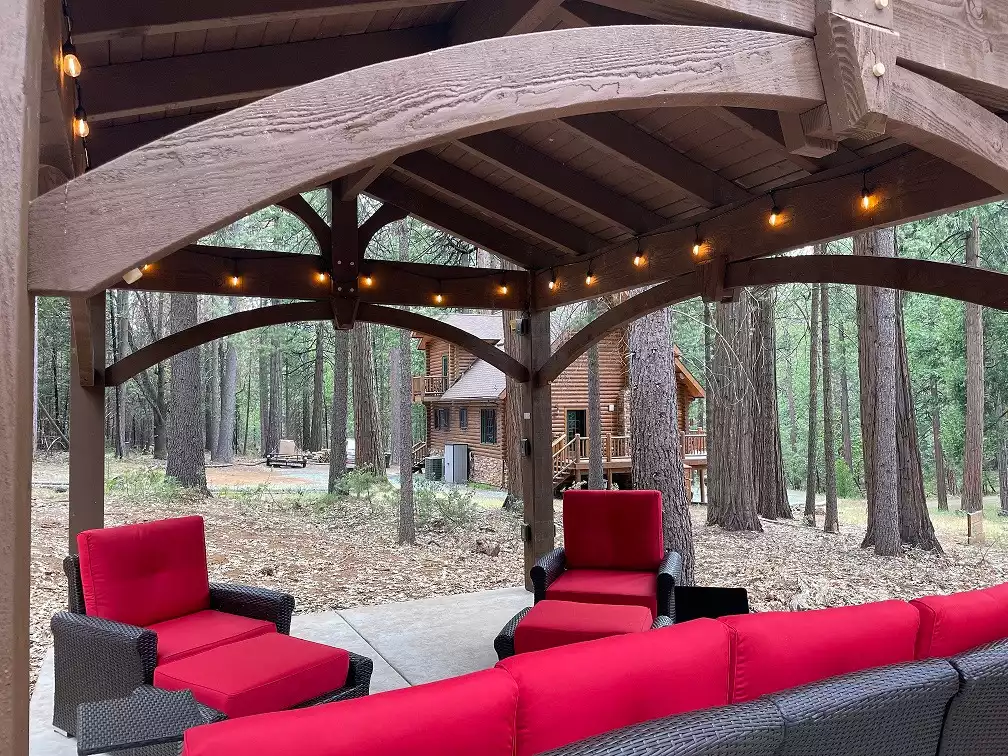 Our covered pavilion is just steps from the main house Our covered pavilion is just steps from the main house - Gold Creek Cabin - Volcano
