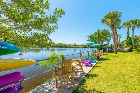 Crane Creek Inn Heron Room: Waterfront, Pool, B&B