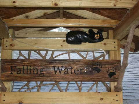 Welcoming you to the Falling Water Cottage