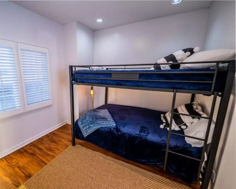 Atlantic Sunrise ~Oceanfront, Heated Pools, Gated ~ Tybee Island