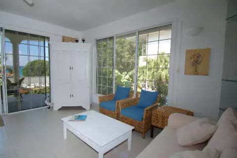 Island Oasis - Dutch St. Maarten