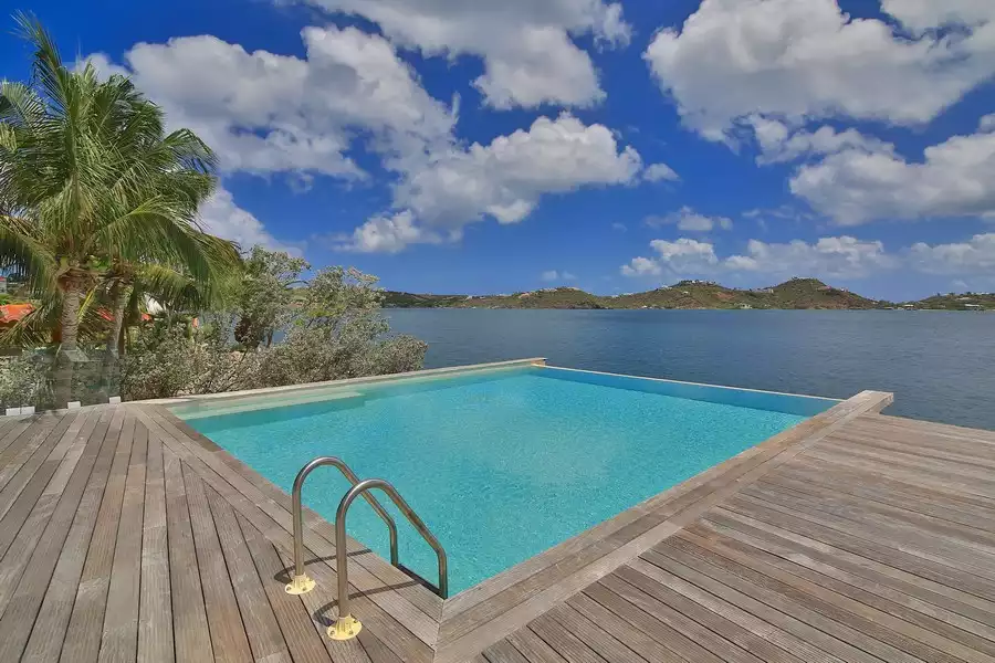 The Reef - Simpson Bay Lagoon 