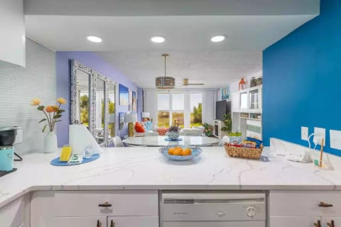 Your view is never obstructed from the kitchen.