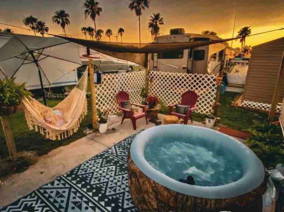 Hot-tub & Pool , Pet & Family friendly Resort - Arcadia