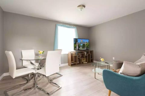 "Staying at Alex for a long term was an absolute delight. Location is right downtown and we can walk to main street in 5min. The place was clean and modern. Everything needed to have a great stay in North Bay. I recommend it to everyone."
