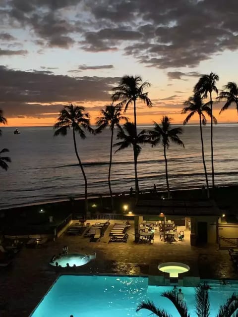 I took this pic with my phone from the lanai.