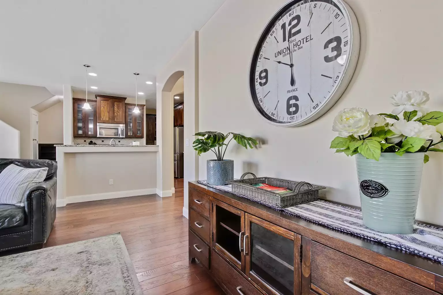 beautiful-5-bedroom-home-with-hot-tub-sleeps-16/