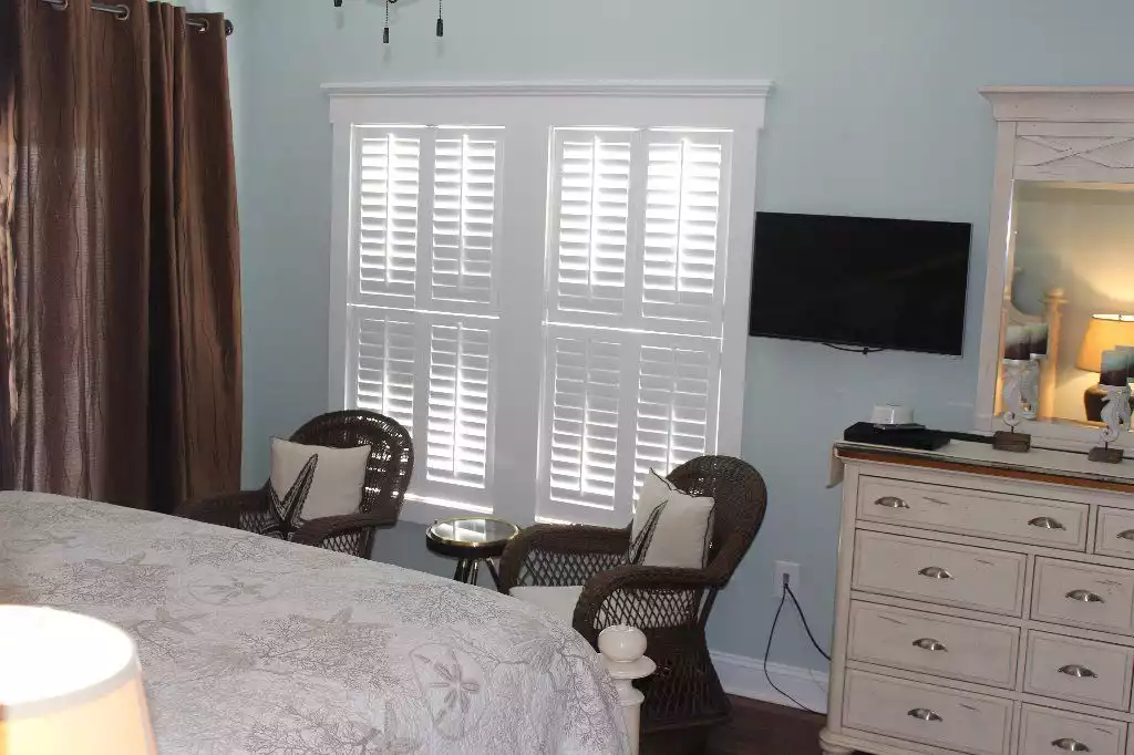 Another view of our 1st floor master with 32-inch flat screen TV and DVR Another view of our 1st floor master with 32-inch flat screen TV and DVR - Pearl by the Sea - North Topsail Beach