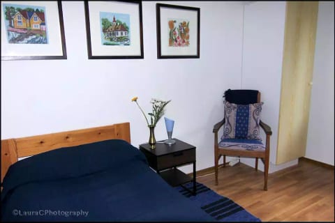 Comfy room very near stockholm & karolinska inst.