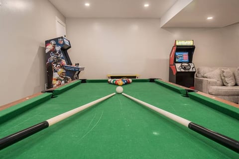 New Lakefront~4/5 BR! Hot Tub~Game Rom & Firepit!