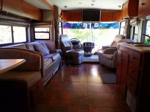 Spacious dinning and livingroom area.