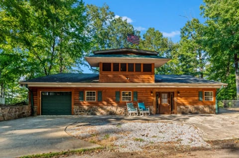 Pet Frndly Lakefront Cabin Hottub Gamerm Fireplace