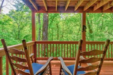 Ellijay Hideaway | HotTub | PoolTable | Coffee Bar