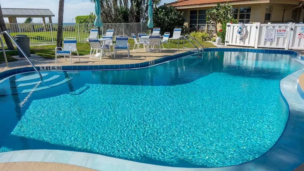 pool - Turtle Crawl Inn 64 - Longboat Key