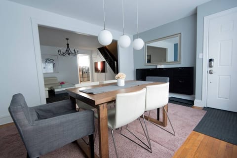 Large Modern 3-bdrm Duplex Apt near Manhattan