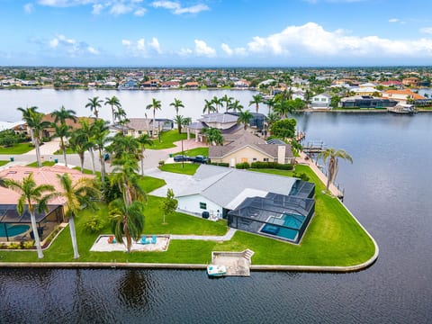 Villa Soleada | 8-lakes area | Gulf access | Heated Pool & Spa