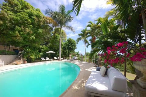 Coconut Cottage - Round Hill Estate