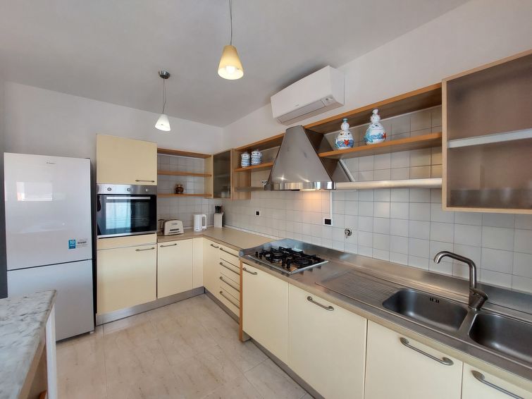 Kitchen / Dining Room - La Beddha - Palau