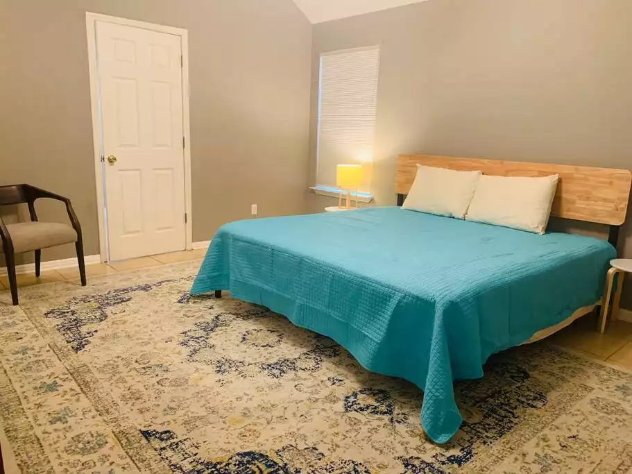 Amazing House North of Austin : Shopping+King Bed - Round Rock