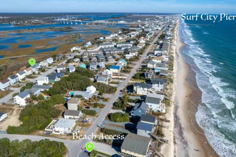 Wonder the Sea is a two-minute walk from the beach and a 15-minute walk to the Surf City Pier for fishing and surfer watching.