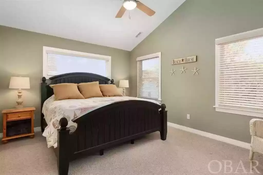 Main master with ensuite 