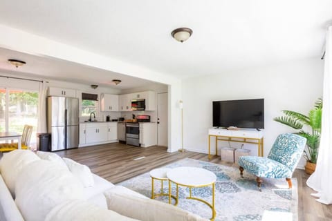 Bohemian Retreat |Newly Remodeled with New Hottub