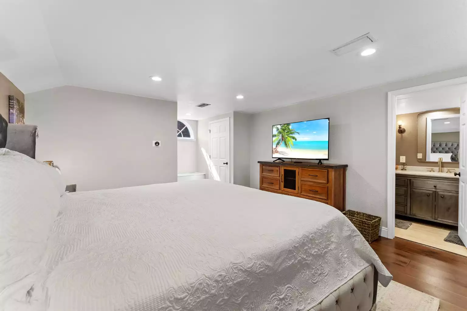 Large upstairs master bedroom