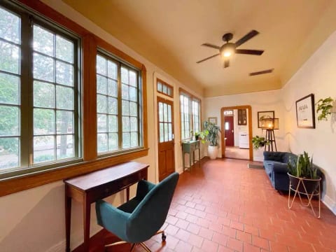 Park-View Single Family Cottage Huge Yard *Pets OK