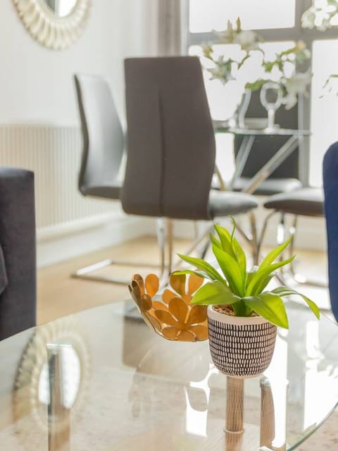 CastleHaven, 1 Bedroom Luxury Apartment in Redhill