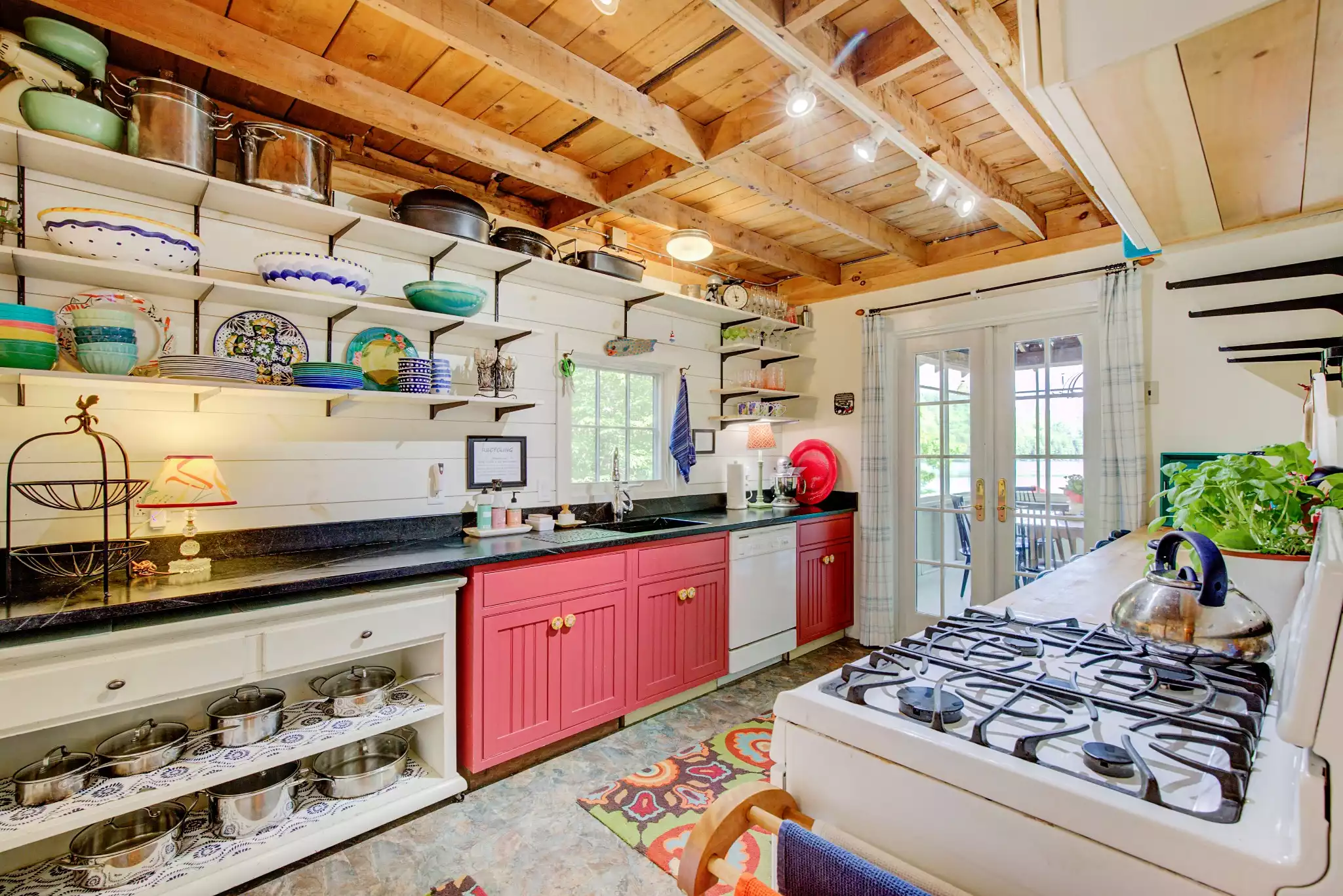 Latest Kitchen Photo Latest Kitchen Photo - Vermont Cottage~Lake & Sanctuary~Lake Amherst - Plymouth