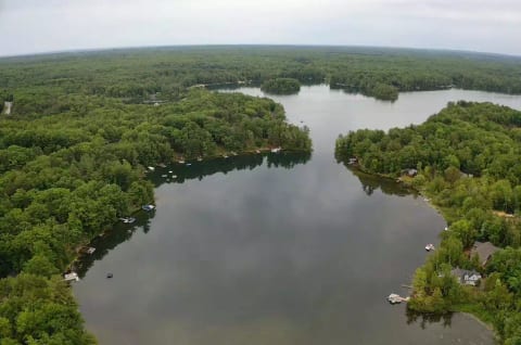 “Feel like an adventure? Paddle out together on a kayak or snag a pontoon for the day — we can have your toys delivered right to your private dock. Instant date-day upgrade.”
