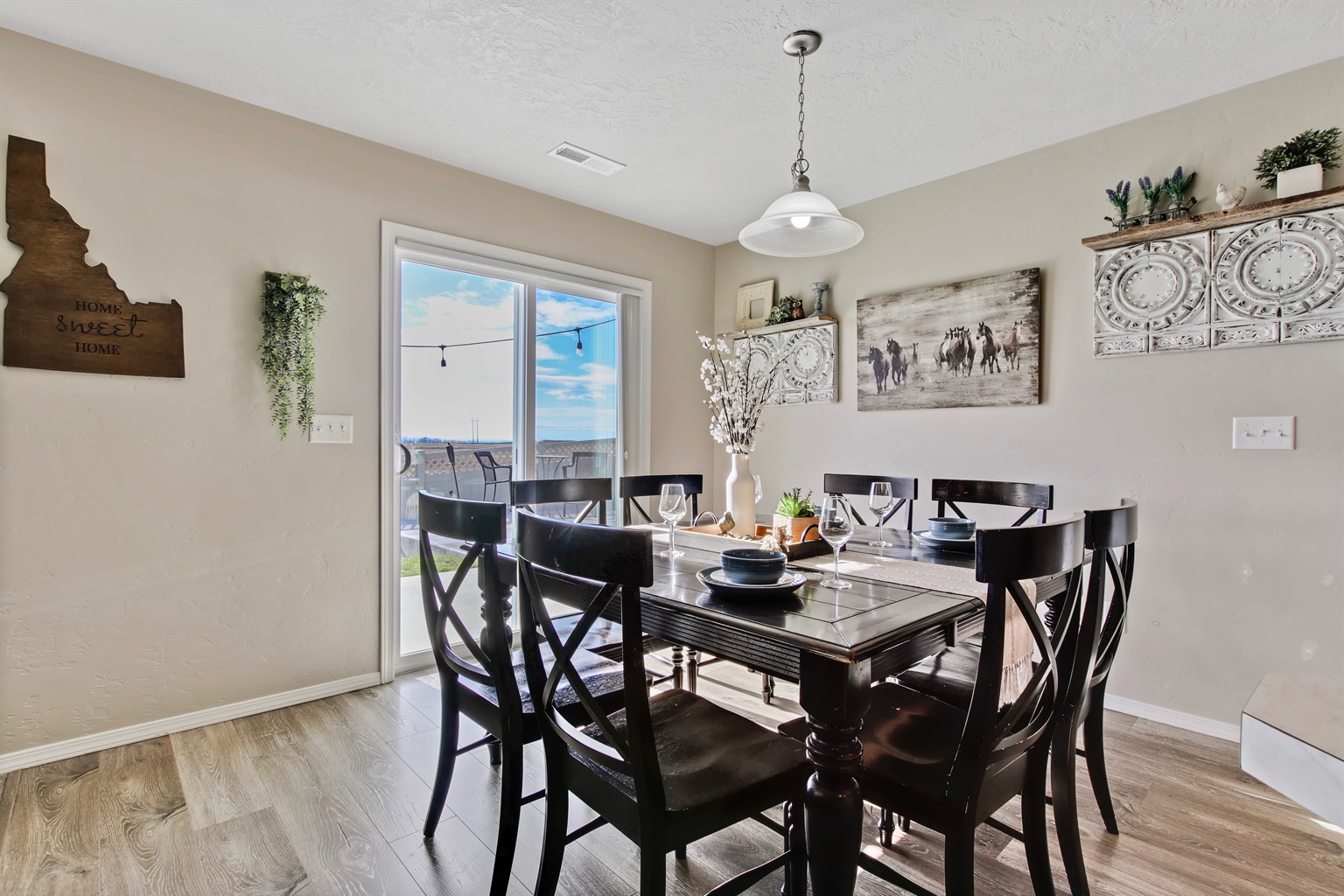 serenity-haven-retreat:-4br-tranquility-and-comfort/