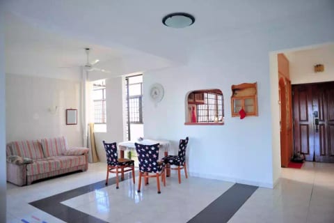 Sofa with 100 Mbps high Speed Wifi, Pool for 10rm