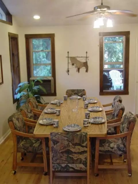 Roomy dining table