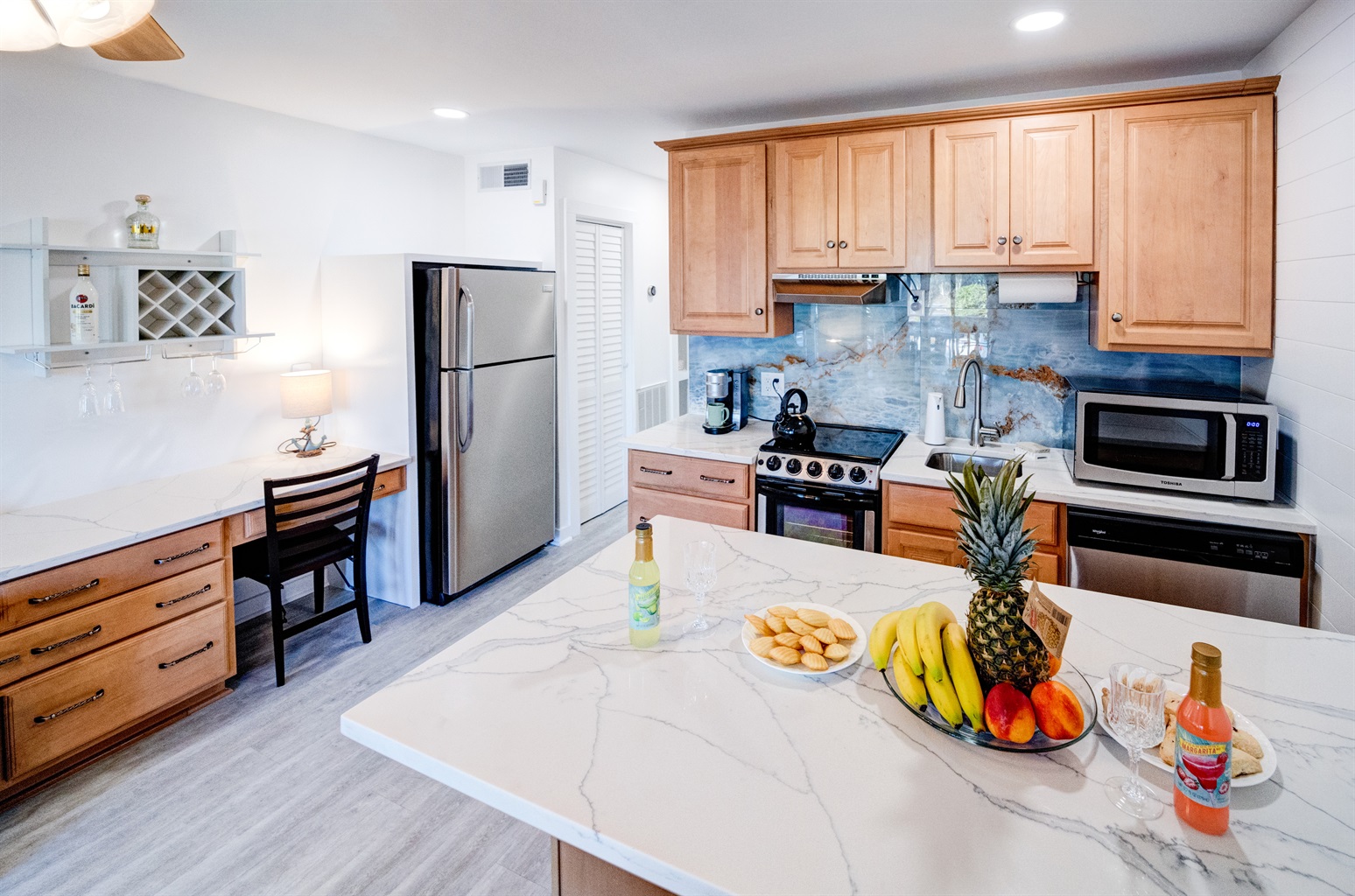Fully stocked kitchen and working area Fully stocked kitchen and working area - Palm Paradise - Isle of Palms