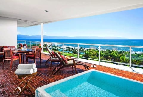 plunge pool on deck