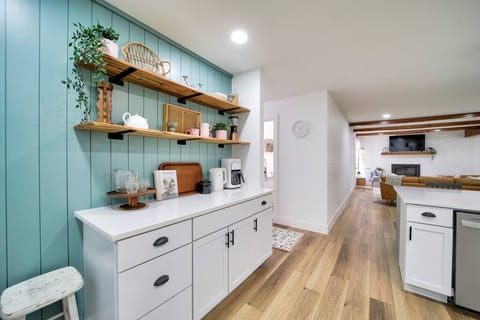 NEW! Cottonwood on Country Club- Freshly Updated!