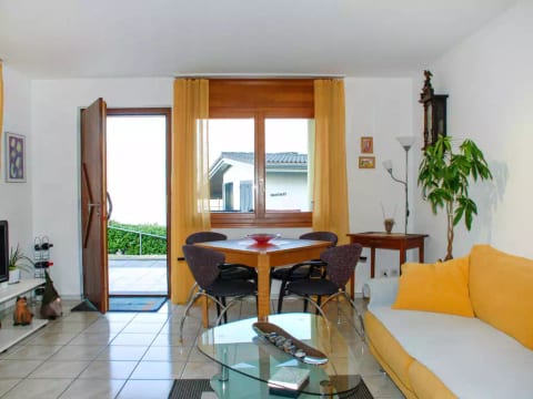 Lakeview La Marea