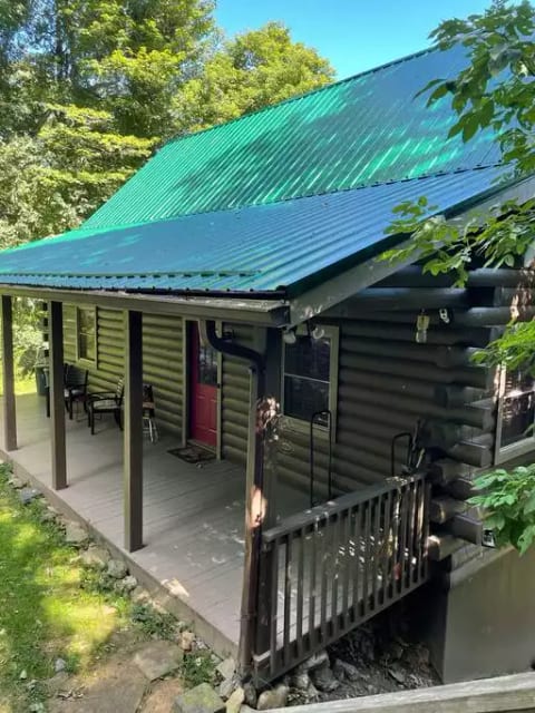 Bear Pause, Cozy Cabin walkable to Appalachian Ski
