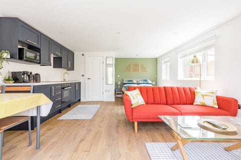 Charming Chester Studio with Garden & Free Parking