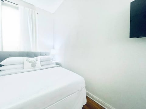 Private Bedroom, Manhattan, 70s, Upper East Side