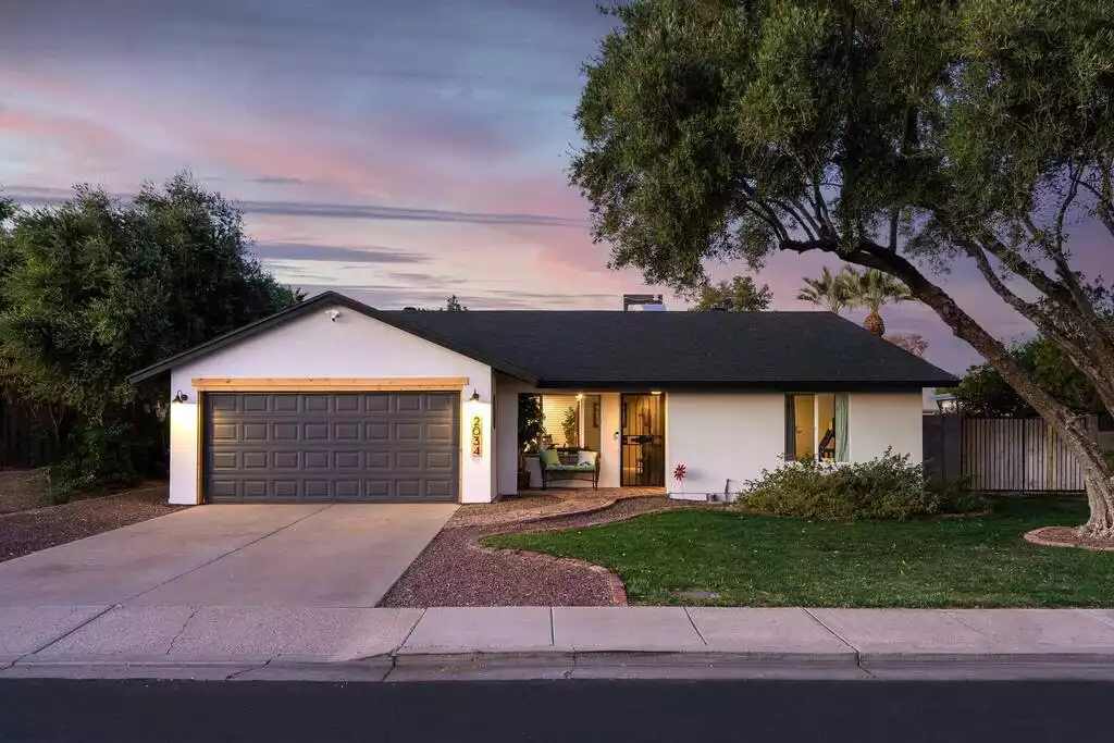 Sunset view of Pampa House