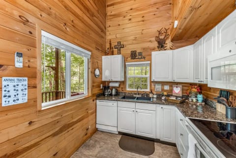 Peaceful Hideaway Treehouse