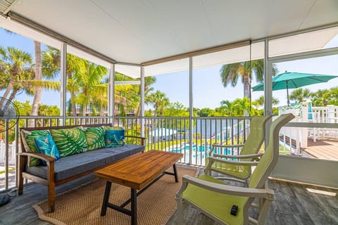 Crane Creek Inn Heron Room: Waterfront, Pool, B&B