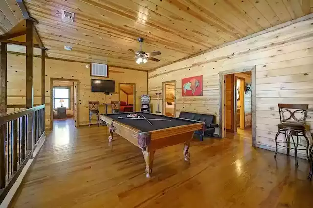 Gaming Loft with pool table #GameRoom Gaming Loft with pool table #GameRoom - Iron Horse Lodge - Broken Bow